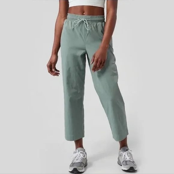 Athleta Pants - Athleta Trekkie Straight Crop Pant, Minimalistic Grey, 4 Petite